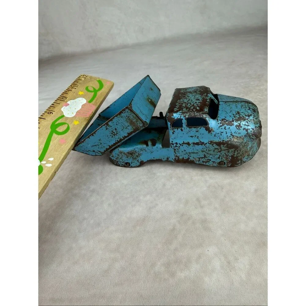Vintage 6in Blue Wyandotte Pressed Steel Dump Truck Toy READ